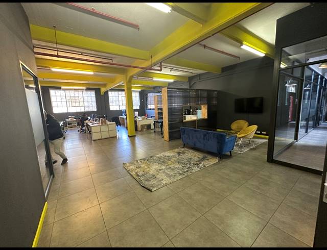 197M² OFFICE TO LET IN WOODSTOCK